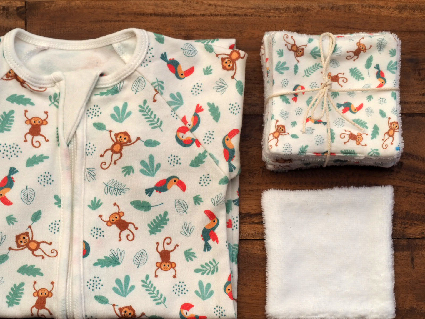 COLLECTION JUNGLE BEBE COTON BIO PYJAMA ZIPPE ET LINGETTES LAVABLES