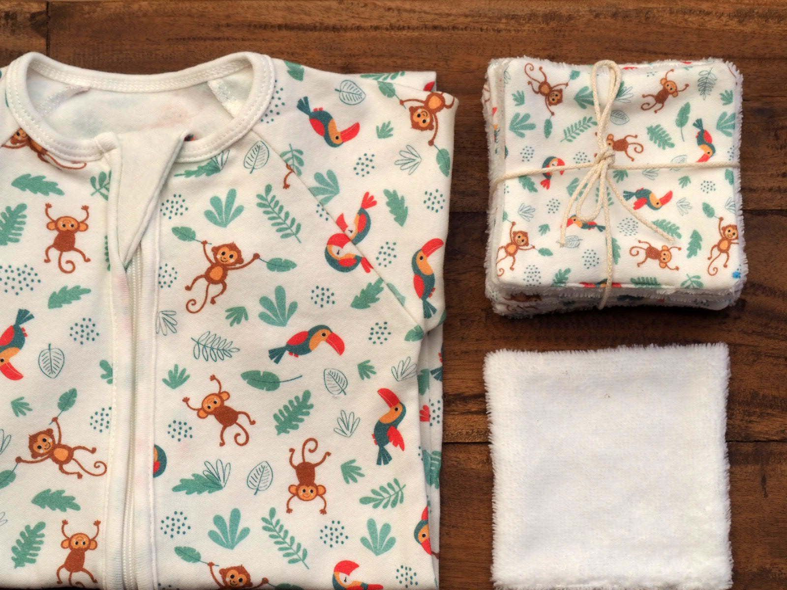 COLLECTION JUNGLE BEBE COTON BIO PYJAMA ZIPPE ET LINGETTES LAVABLES
